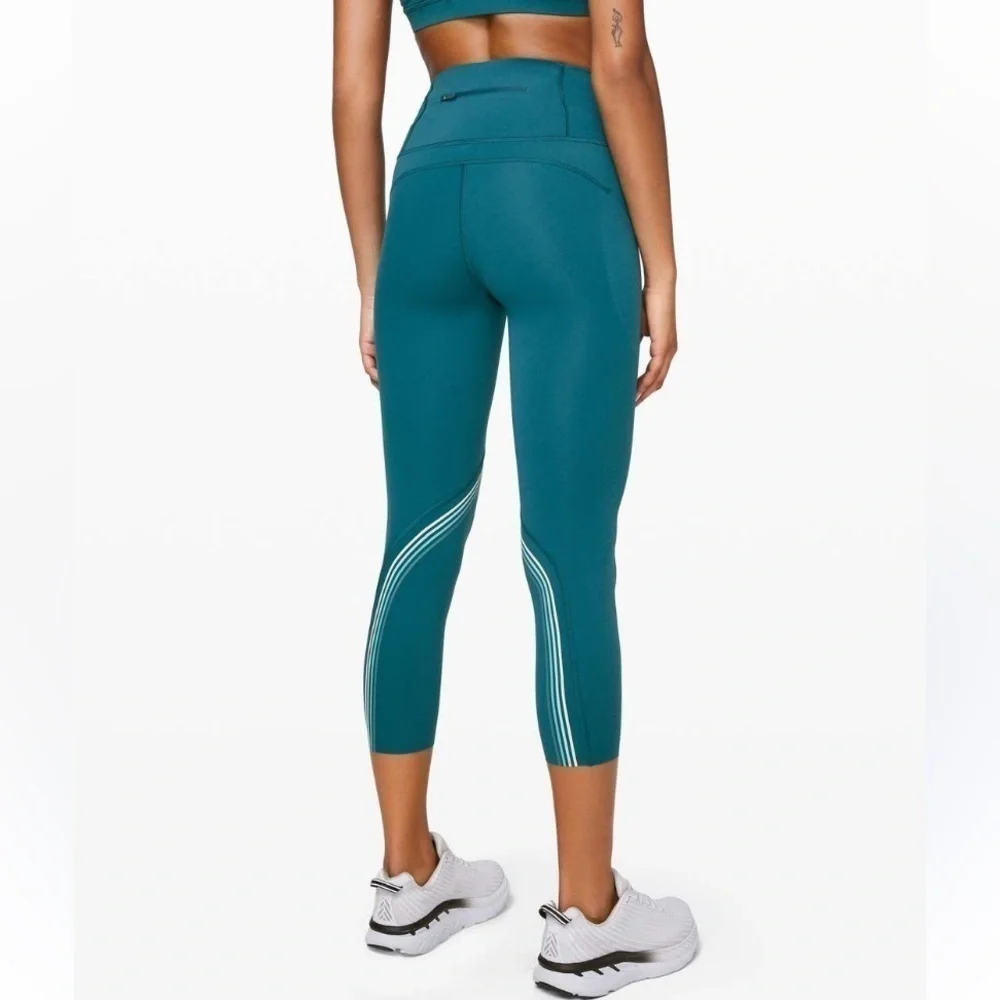 Lululemon Women's Speed Limit Crop Leggings sz 6 Side Pockets  23